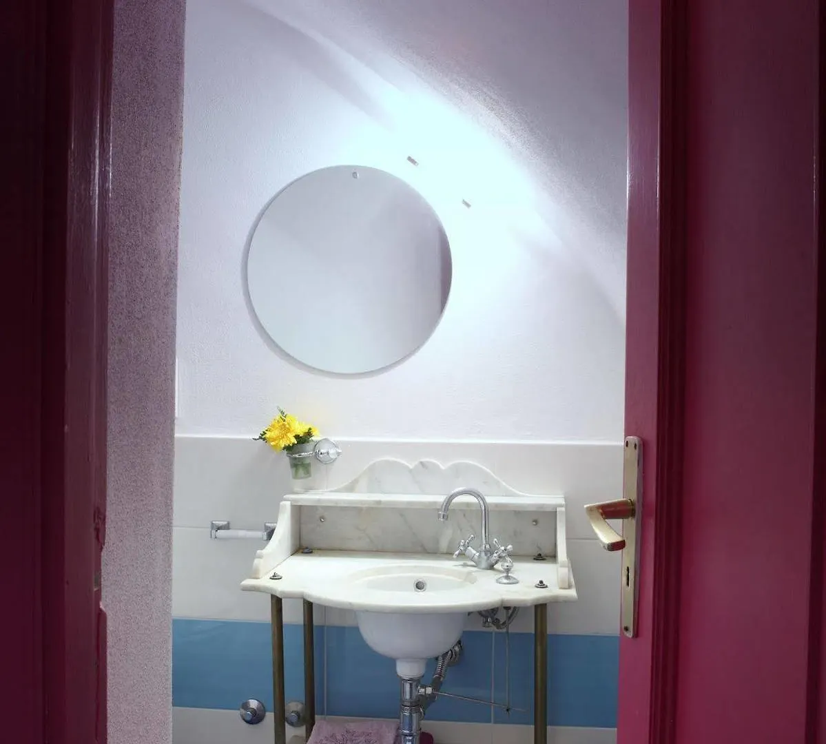Dreaming Guest House Meta